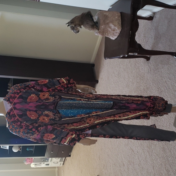 Chelsea & Violet s vivid colors bold garden scene Aztec embroidered trim d… - Picture 3 of 13